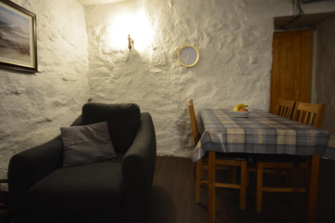 Seal Cottage Portnahaven Exterior photo